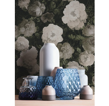 Decoratieve vazen voor een muur met bloemmotief.