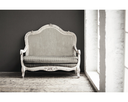 Tweezitsbank met antiek wit houten frame en gestreepte bekleding