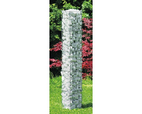 Schanskorfzuil gevuld met stenen in de tuin