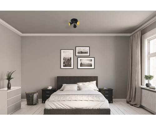 Slaapkamer met plafondspot met drie spots