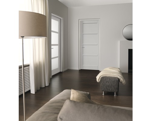 Woonkamer met binnendeuren in modern design