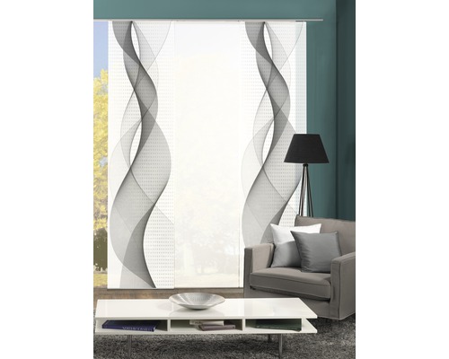 Woonkamer met schuifgordijnen met golvend patroon voor het raam