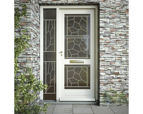 Voordeur met glazen panelen en brievenbus in een stenen muur