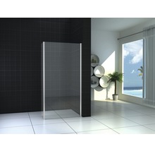 Badkamer met glazen douchewand en wit frame