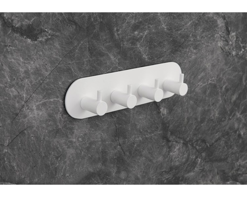 Witte wandhaaklijst met vier haken voor wandmontage