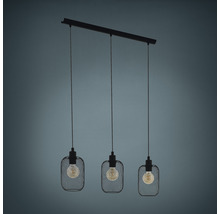Hanglamp met drie lampen en metalen kappen