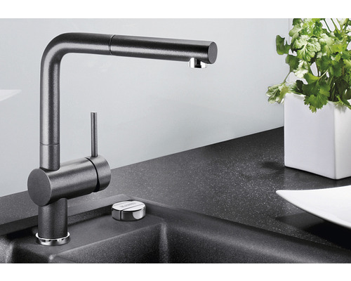 Keukenkraan met uittrekbare sproeier en Blancco Logo