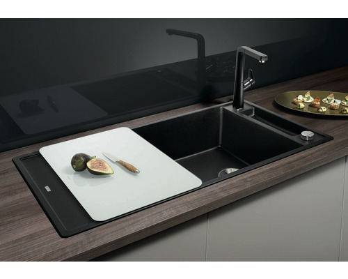 Spoelbak met kraan en snijplank