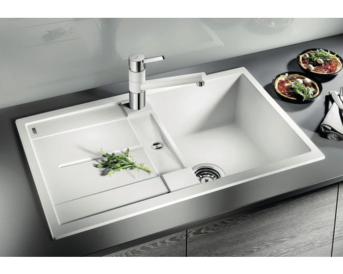 Kunststof spoelbak met afdruiprek en kraan