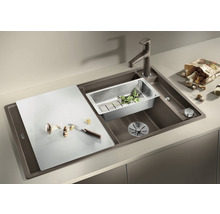 Spoelbak met afdruiprek, snijplank, gootsteen en kraan