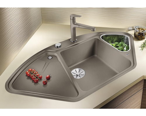 Hoekspoelbak met kraan en groenteopslag