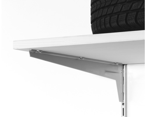 Rek met planken en rekkrails