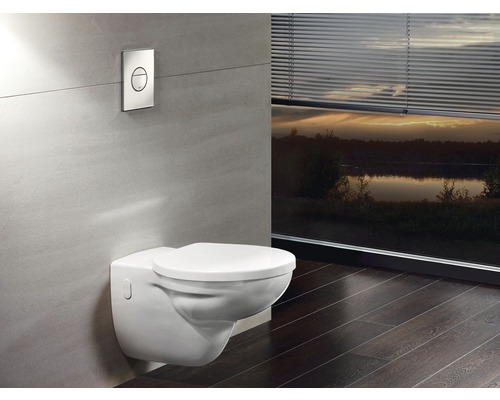 Wandcloset met bedieningspaneel in een moderne badkamer.