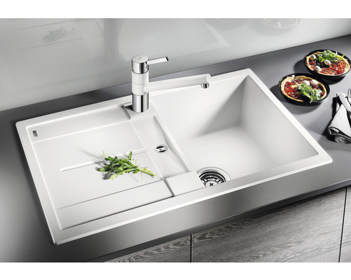 Spoelbak van Silgranit met afdruiprek en keukenkraan