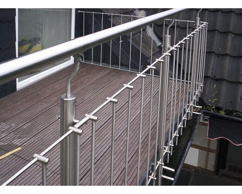 Balkon met roestvrijstalen balustrade