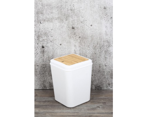 Witte afvalbak met bamboe deksel