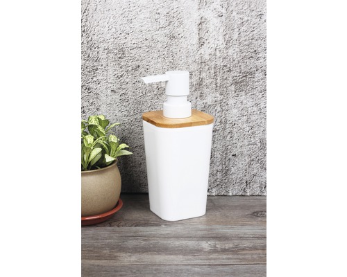 Witte zeepdispenser met bamboe deksel