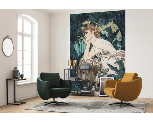 Woonkamer met fotobehang, twee fauteuils en bijzettafel