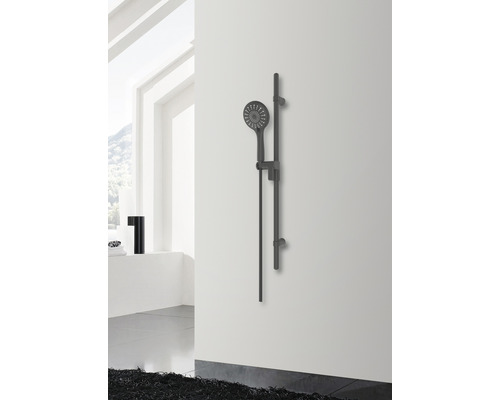 Doucheset met glijstang aan badkamermuur