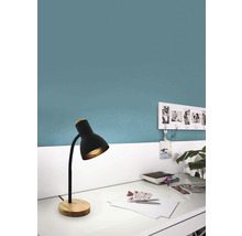 Bureau met bureaulamp van hout en metaal