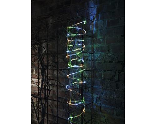 KONSTSMIDE Kerstverlichting LED lichtslang mini 130 lampjes gekleurd 10 m Decoratieve lichtslinger spiraalvormig aan een muur bevestigd.