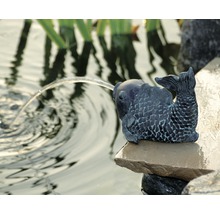 Visfiguur als waterspuwer voor tuinvijver