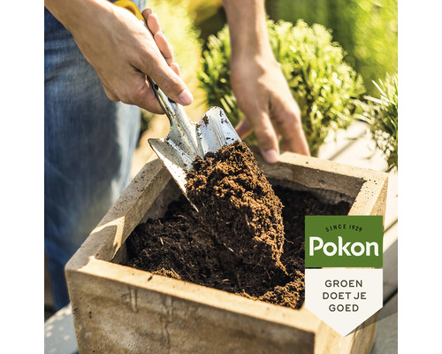 Persoon schept potgrond met een schep in een pot, Pokon Logo