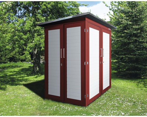 Tuinhuis met drie deuren op een gazon