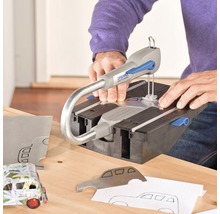 Dremel Moto-Saw in gebruik voor het snijden van materiaal