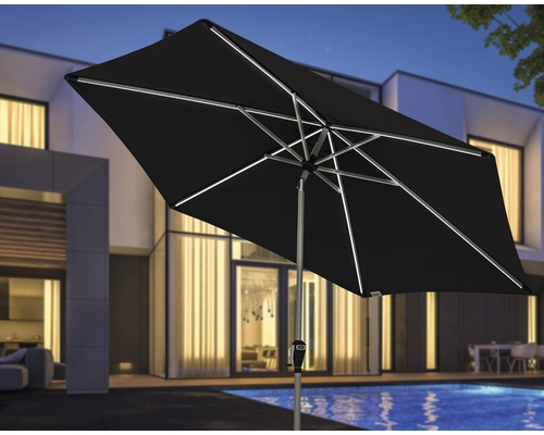 Rechthoekige parasol met verlichting voor een woonhuis