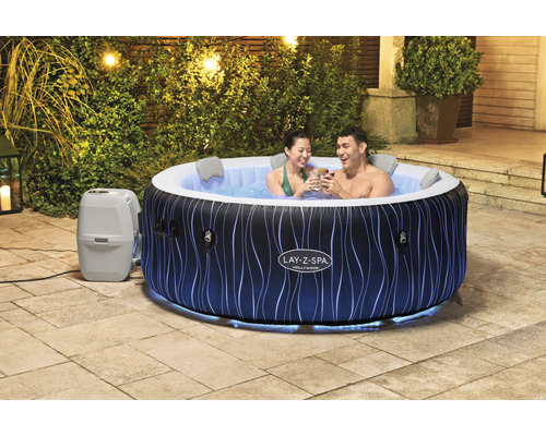 Opblaasbare Lay-Z-Spa whirlpool met twee personen in de tuin