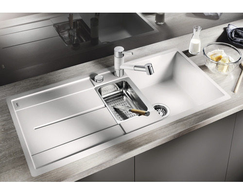 Spoelbak met afdruiprek, kraan en accessoires