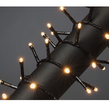 Lichtsnoer met warmwitte leds om een object gewikkeld