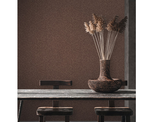 Decoratief bruin patroonbehang in de woonkamer