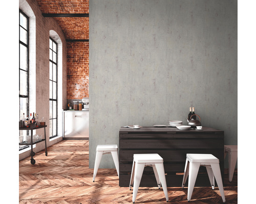 Interieur met houten vloer, toonbank en grijze muur