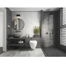 Moderne badkamer met toilet, wastafel, spiegel en douche