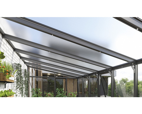 Terrasoverkapping van aluminium en transparant polycarbonaat
