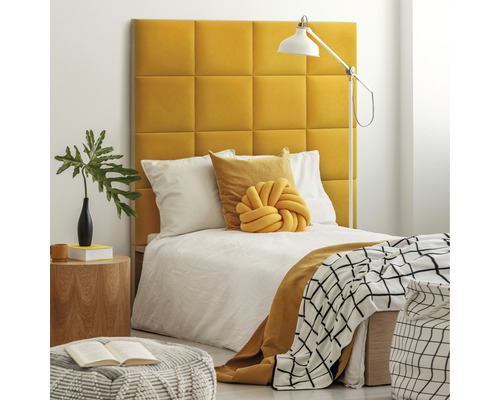 MOLLIS Wandkussen Matt Velvet zwavelgeel 30x30 cm Slaapkamer met gestoffeerd hoofdeinde, bed, nachtkastje en leeslamp