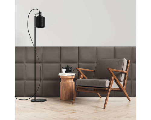 MOLLIS Wandkussen Fancy taupe 30x30 cm Woonkamer met fauteuil, vloerlamp en wandpanelen