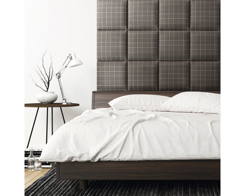 MOLLIS Wandkussen Print Karo zwart/beige 30x30 cm Slaapkamer met bed, nachtlamp en gecapitonneerd hoofdeinde met ruitpatroon