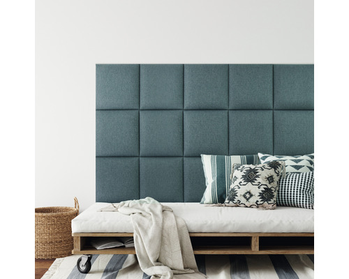 MOLLIS Wandkussen Salva groenblauw 30x30 cm Wandpanelen als hoofdeinde boven een matras op een houten pallet met kussens en deken