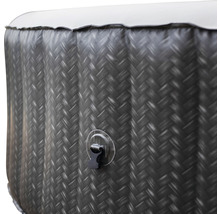 Detail van een opblaasbare jacuzzi met aftapkraan