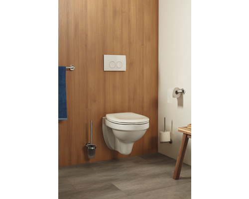 Moderne badkamer met wandcloset, bedieningspaneel en houten elementen voor een stijlvolle ambiance.