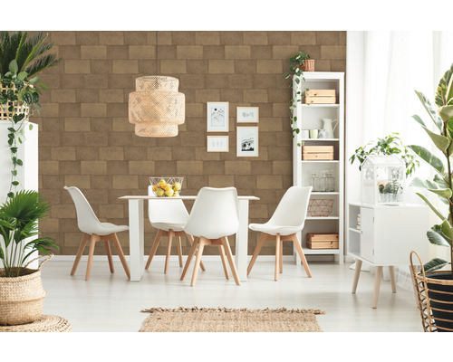 Eetkamer met eettafel, stoelen, rek en bakstenen behang