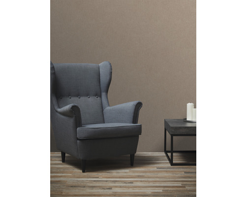 Woonkameropstelling met fauteuil en bijzettafel