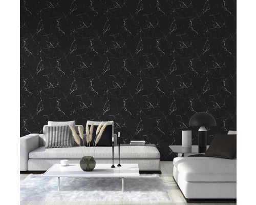 Woonkamer met zwart marmerbehang