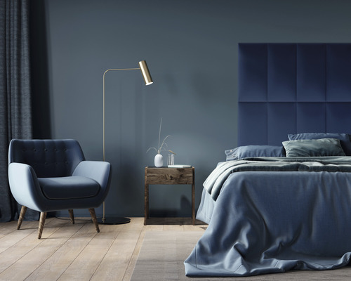 MOLLIS Wandkussen Riviera donkerblauw 30x60 cm Slaapkamer met bed, fauteuil, staande lamp en nachtkastje