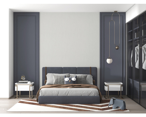Slaapkamer met bed, nachtkastjes en kledingkast