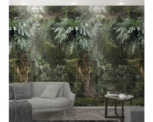 Woonkamer met jungle fotobehang, bank en bijzettafel