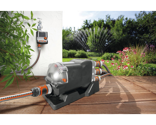 Tuinbewateringssysteem met digitale bediening en meerdere aansluitingen voor tuinslangen